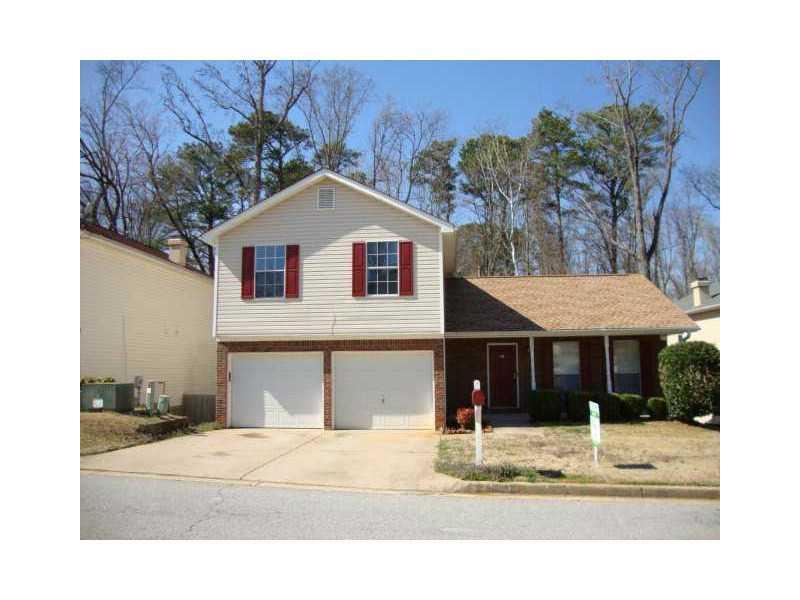 Property Photo: 2206 Ramblewood Circle 30035