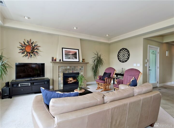 Property Photo:  224 5th Ave 224  WA 98033 