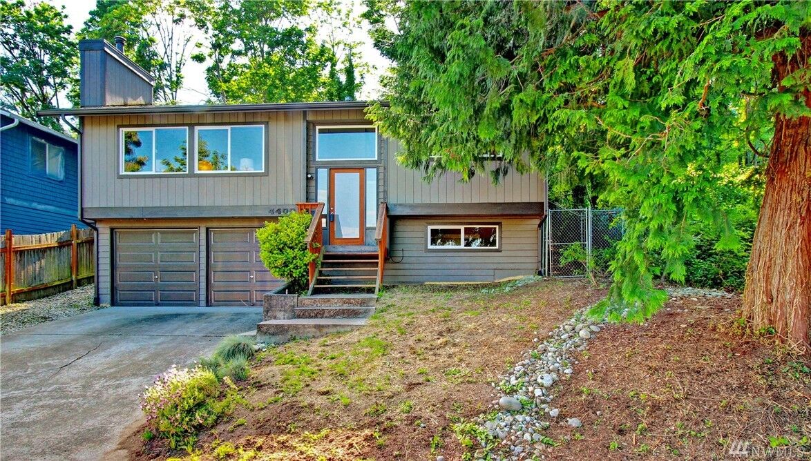 Property Photo:  4400 34th Ave S  WA 98118 