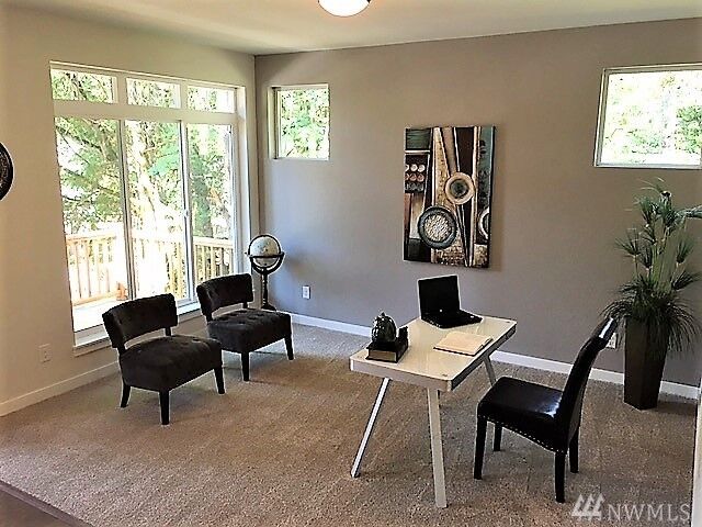 Property Photo:  19640 Talbot Rd S  WA 98055 