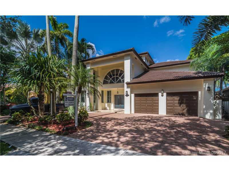 Property Photo: 16960 NW 86th Ct FL 33016