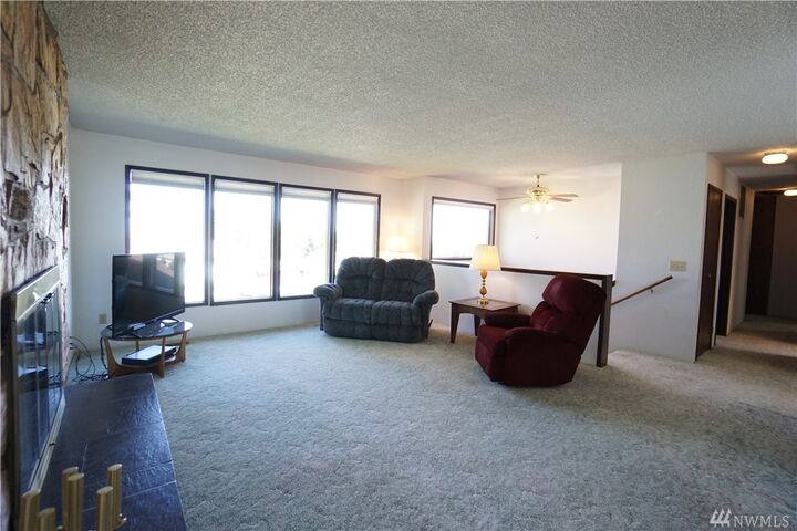 Property Photo:  245 Columbia Rd  WA 98823 