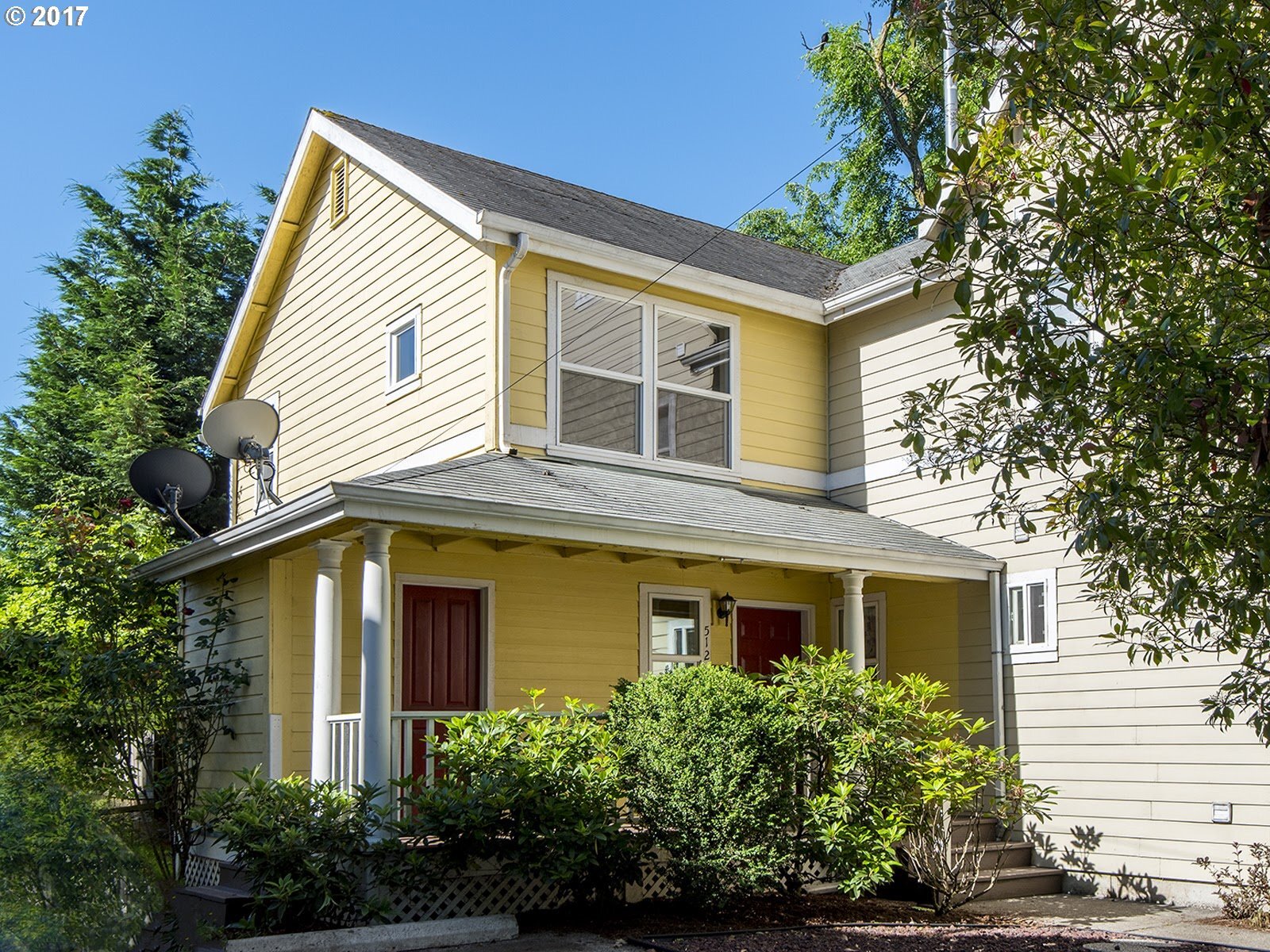 Property Photo: 512 NE Roselawn St OR 97211