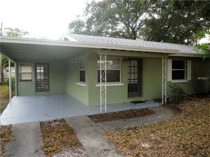 Property Photo:  2122 Floyd Street  FL 34239 