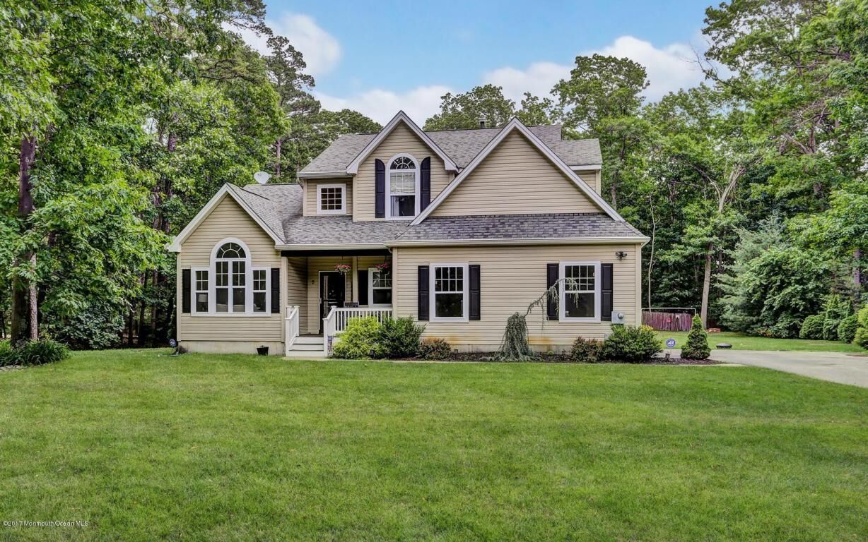Property Photo:  5 Country Woods Drive  NJ 08533 