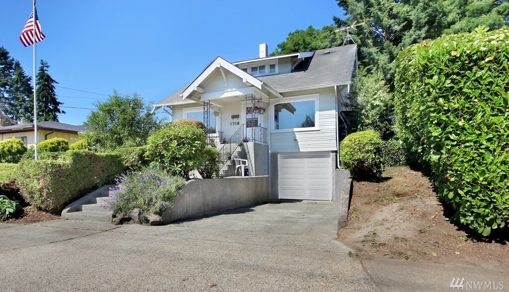 Property Photo:  1718 S Proctor St  WA 98405 