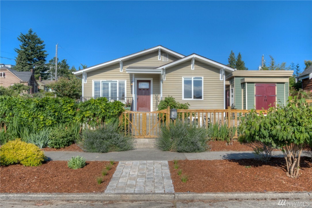 Property Photo: 5202 45th Ave SW WA 98136