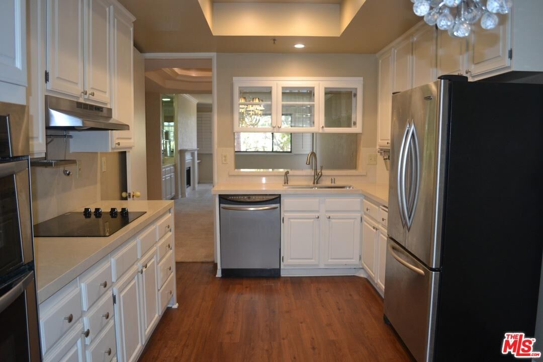 Property Photo: 2122 Century Park Ln 306 CA 90067