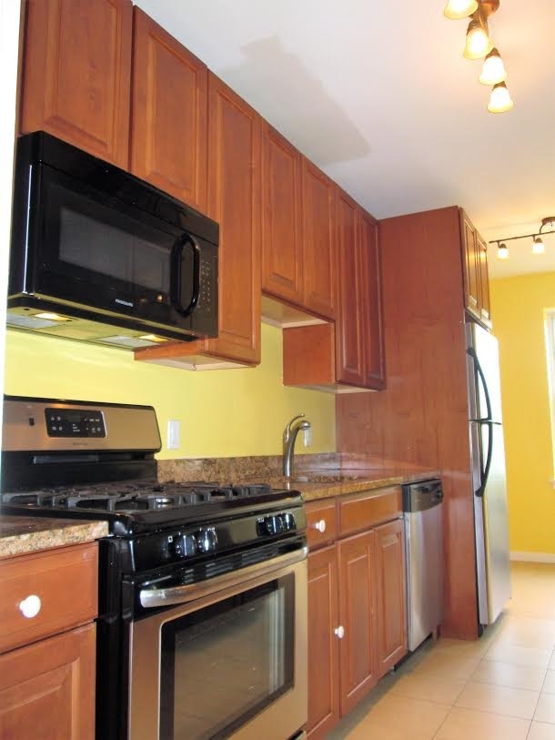 Property Photo:  2520 Kennedy Blvd 3D  NJ 07304 