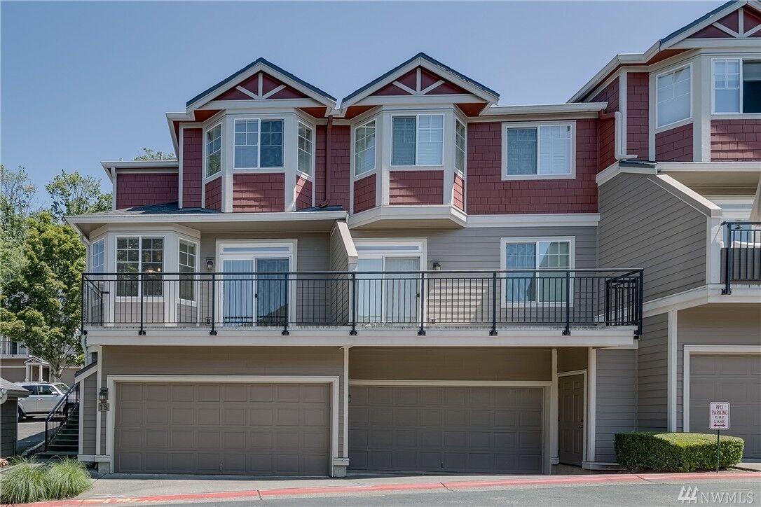 Property Photo:  2840 139th Ave SE 18  WA 98005 