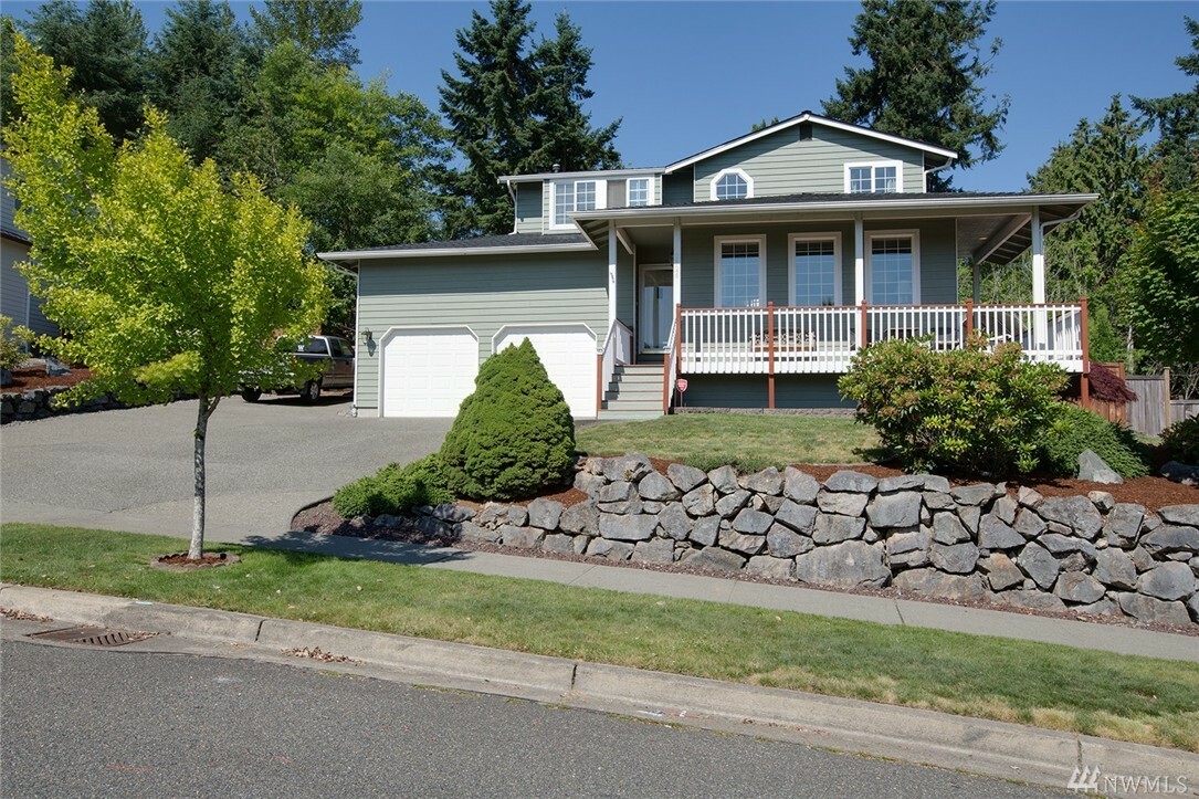 Property Photo:  2526 18th St SE  WA 98374 