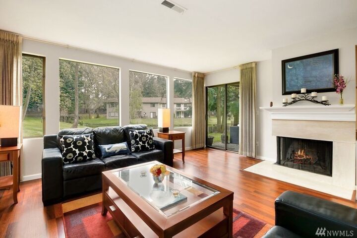Property Photo:  1101 Bellefield Park Lane 1331  WA 98004 