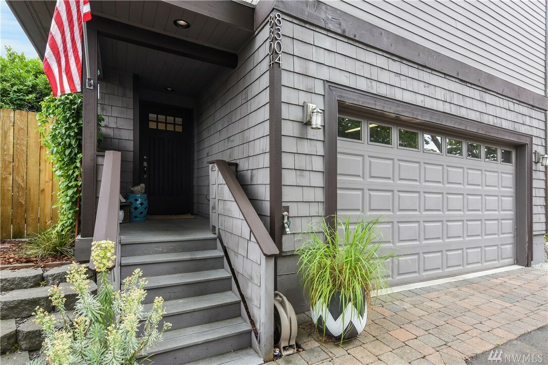 Property Photo:  8304 Seward Park Ave S  WA 98118 