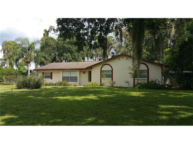 Property Photo:  702 Druid Way  FL 33548 