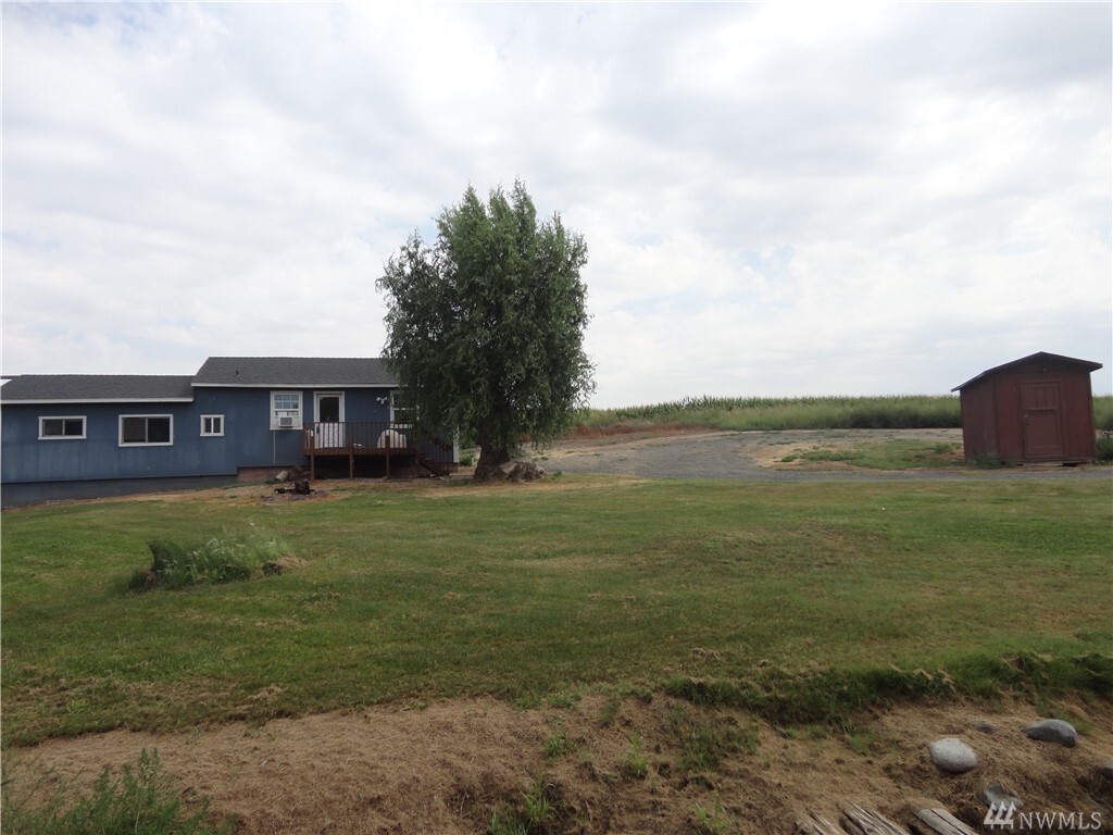 Property Photo: 7139 Road P SE WA 98857