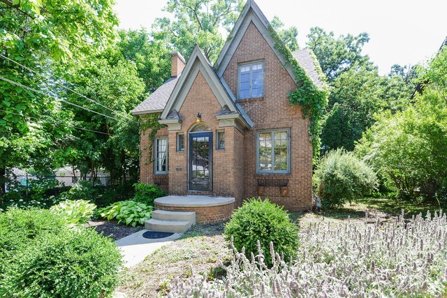 Property Photo:  165 Elm Street  IL 60123 