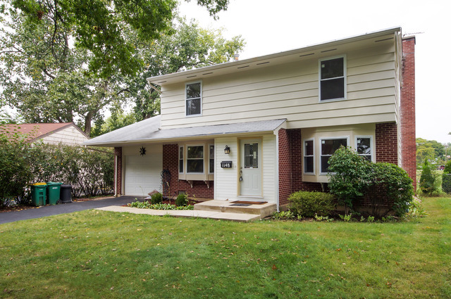 Property Photo: 1148 Valley Stream Drive IL 60090