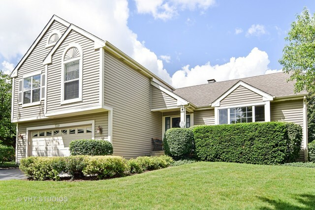 Property Photo:  729 Crab Tree Lane  IL 60103 