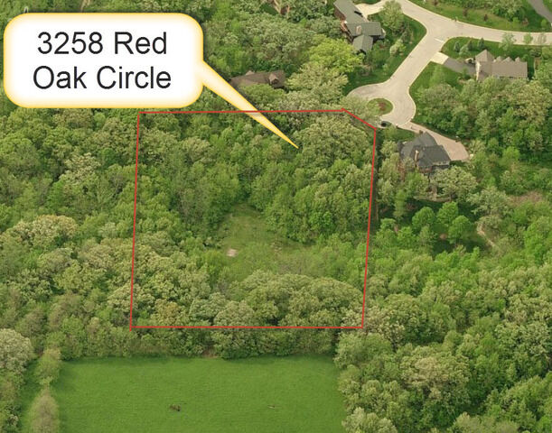 Property Photo:  3258 Red Oak Circle  IL 60110