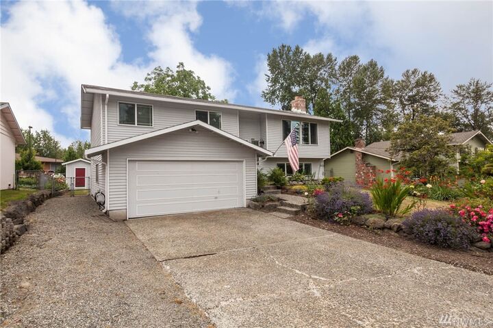 Property Photo: 12915 SE 164th St WA 98058