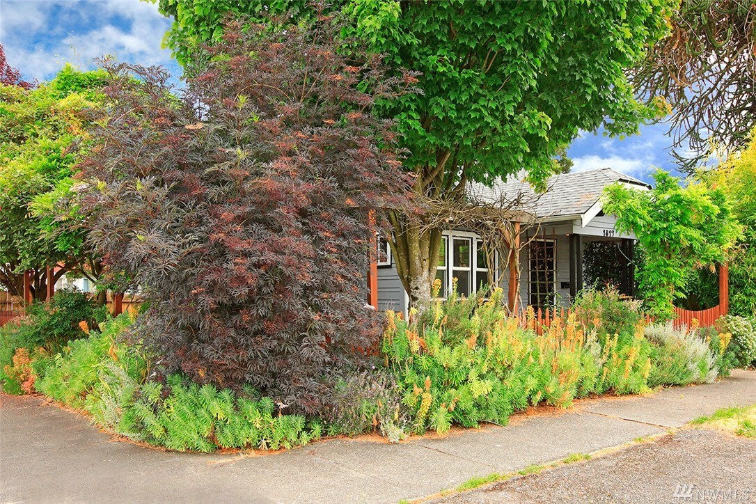 Property Photo:  1817 S 23rd St  WA 98405 