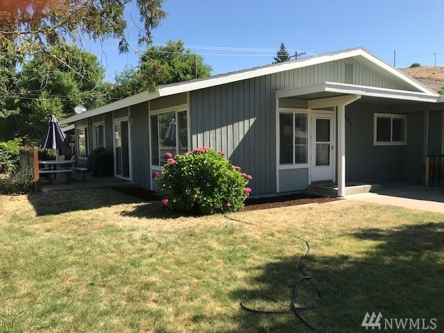 403 E Allen Ave  Chelan WA 98816 photo