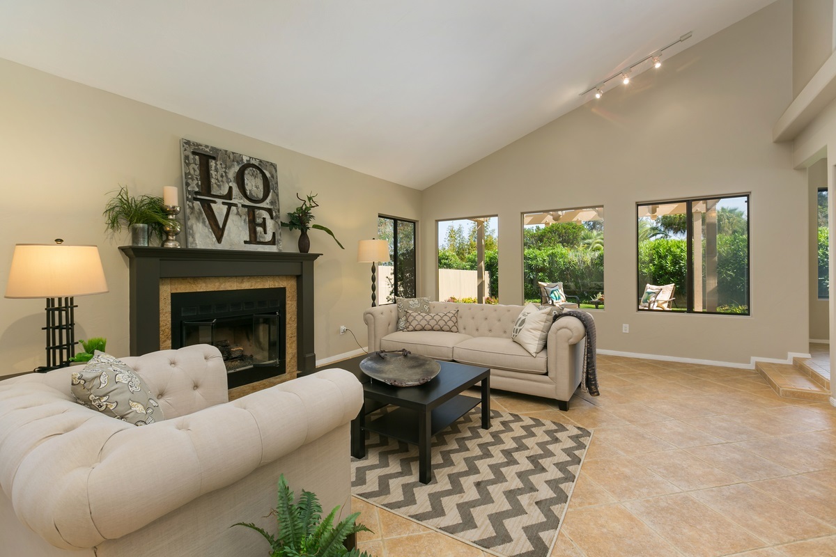 Property Photo:  539 Lomas Santa Fe Dr  CA 92075 