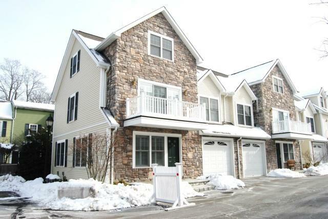 Property Photo:  39 Maple Tree Avenue 19  CT 06906 