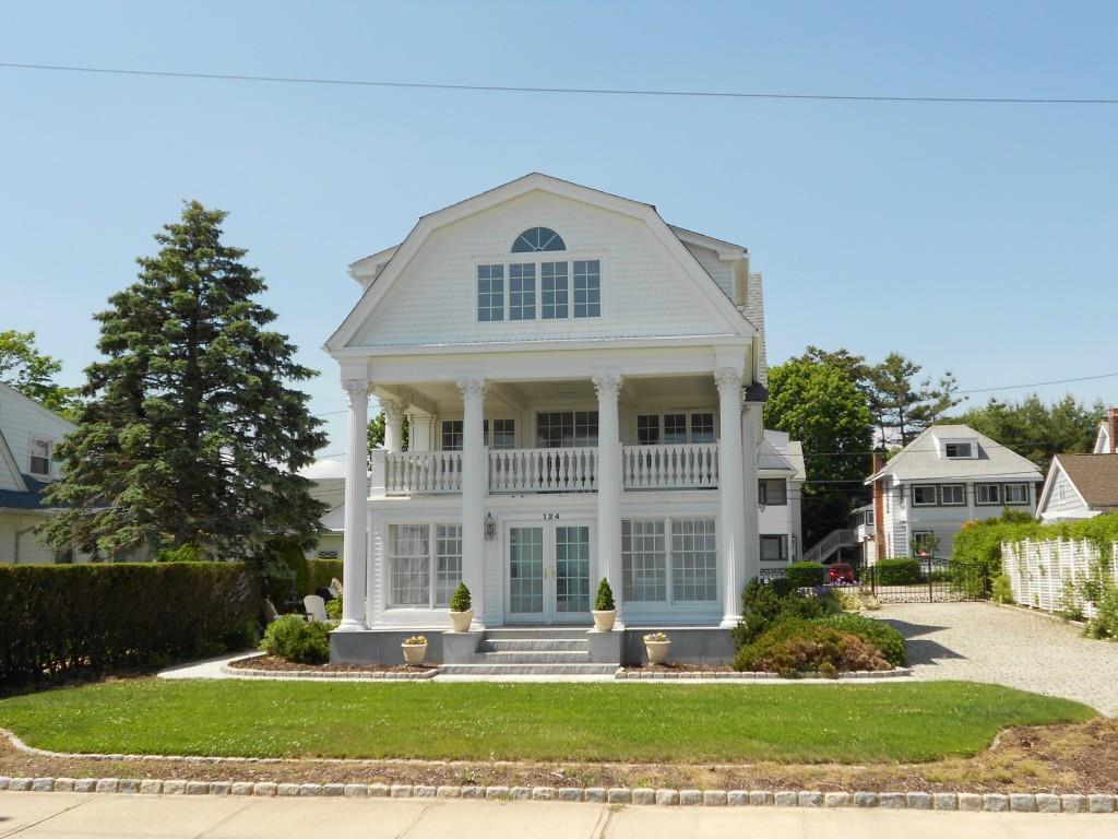 Property Photo:  124 Beach Avenue  CT 06460 