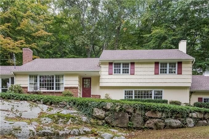 Property Photo:  11 Overbrook Lane  CT 06883 