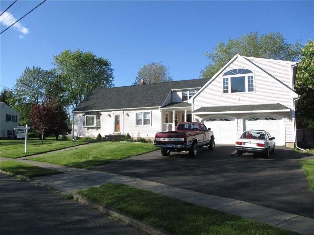 Property Photo: 5 Castle Lane CT 06460