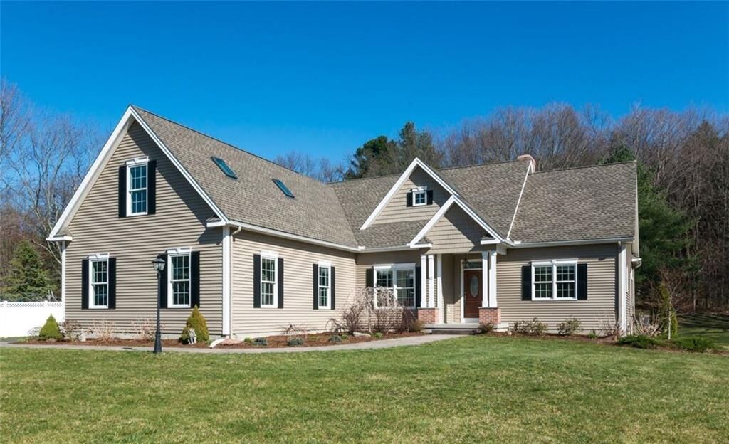 Property Photo:  62 Terrys Plain Road  CT 06070 