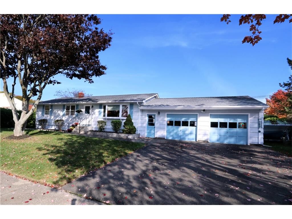 Property Photo: 130 Castle Lane CT 06460