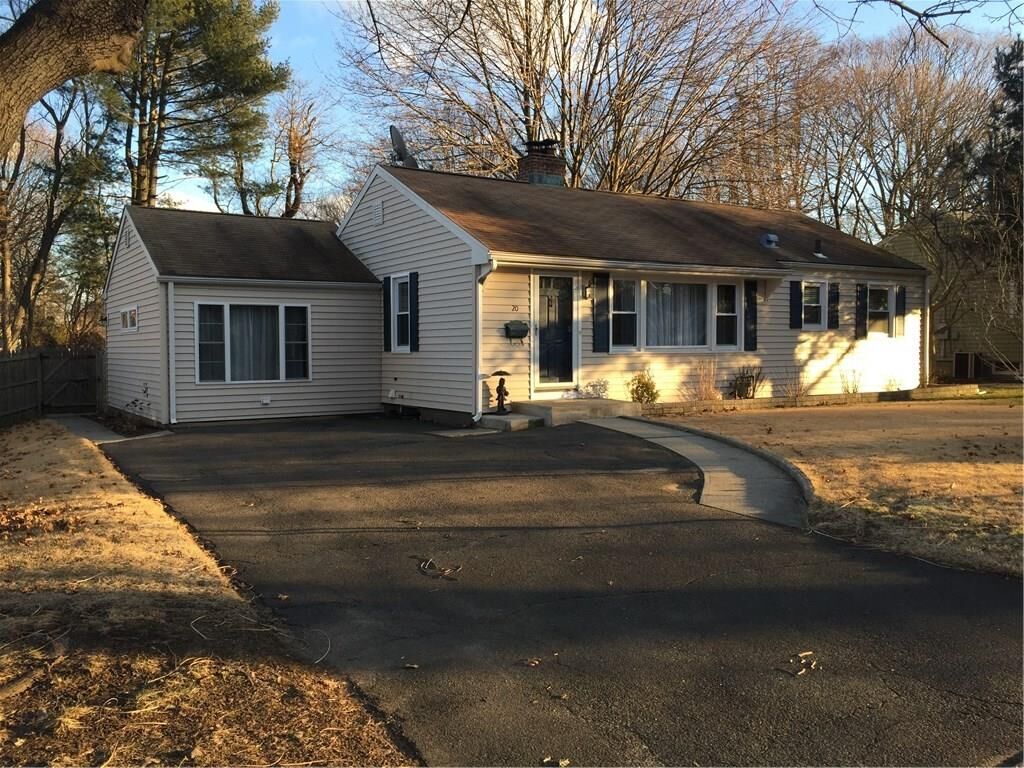 Property Photo:  20 Knollwood Road  CT 06460 