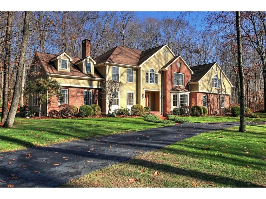 Property Photo:  11 Coachman Lane  CT 06524