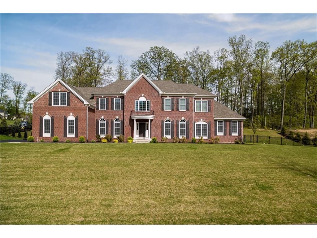 Property Photo:  7 Norwood Way  CT 06001 