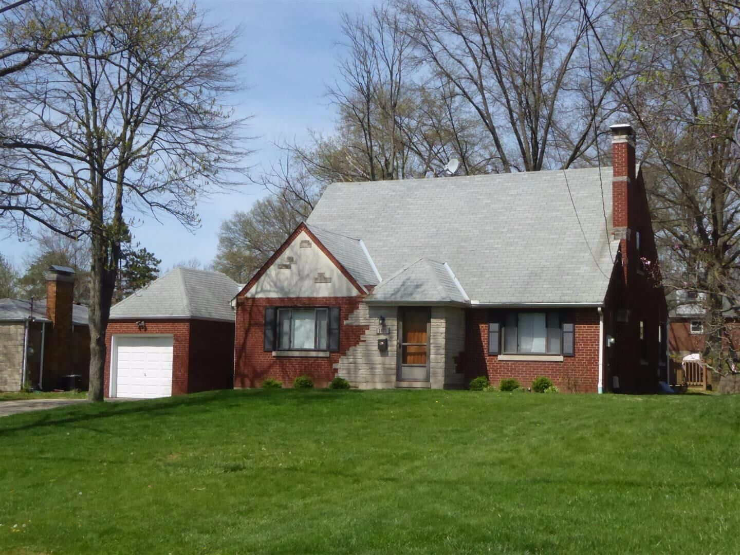 Property Photo:  2830 Byrneside Drive  OH 45239