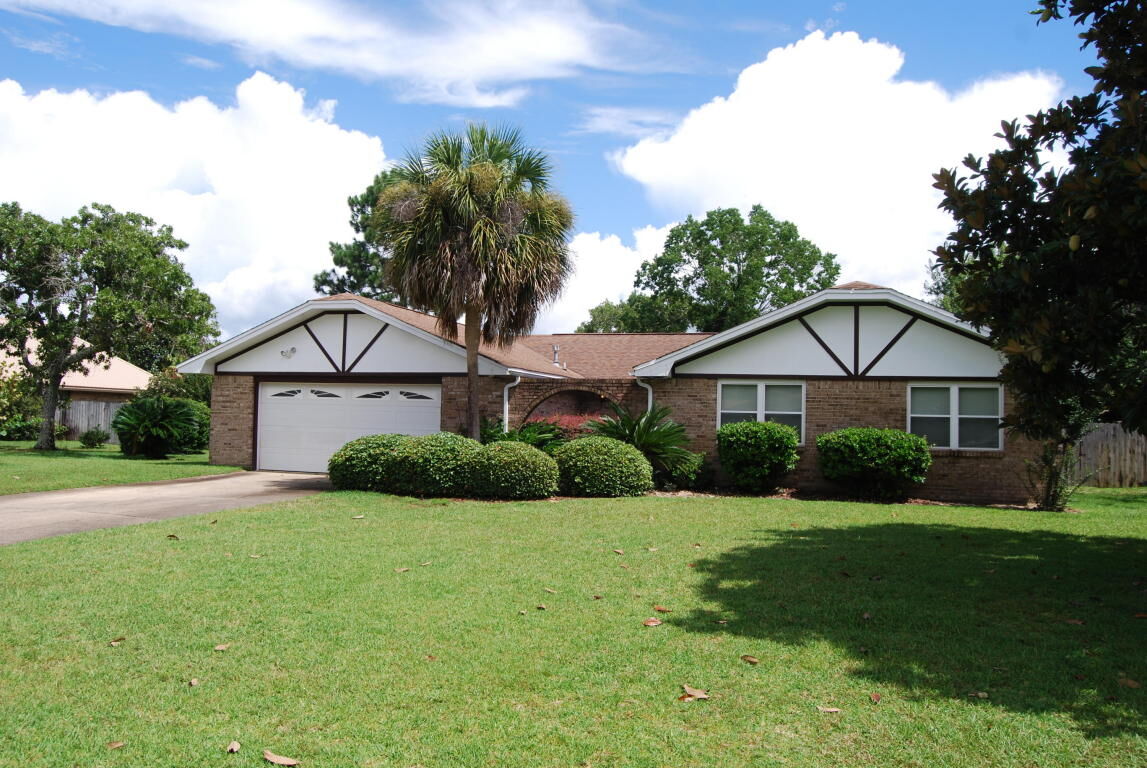 Property Photo:  475 Olde Post Road  FL 32578 