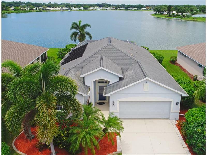 Property Photo: 5502 Lakehurst Court FL 34221