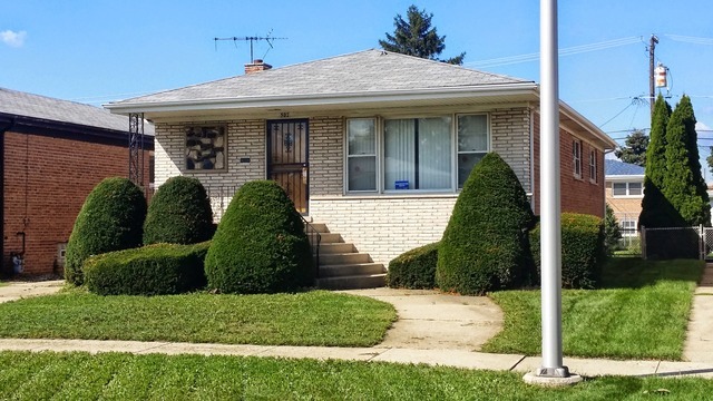 Property Photo:  502 Yates Avenue  IL 60409 
