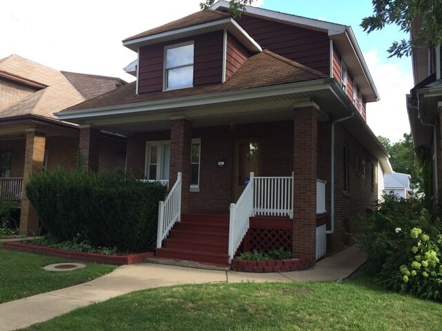 Property Photo: 4941 W Wellington Avenue IL 60641