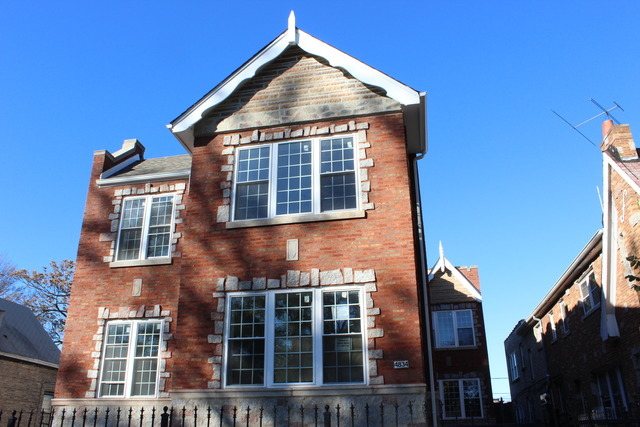 Property Photo: 4834 W Superior Street 1R IL 60644