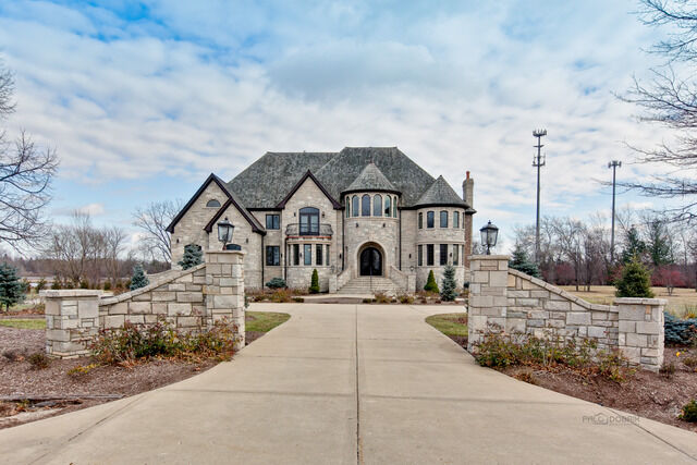 Property Photo:  10 Creekside Lane  IL 60010 