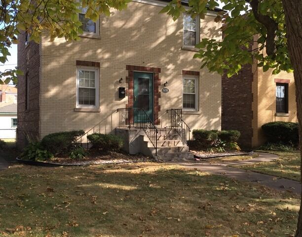 Property Photo: 8135 Fairfield Avenue IL 60652