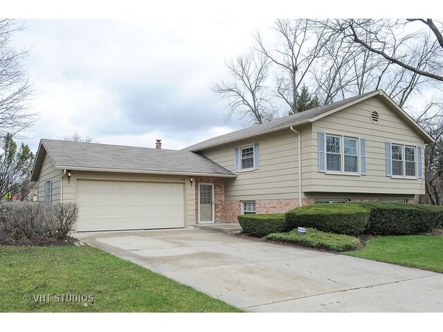 Property Photo:  118 W Hintz Road  IL 60004 