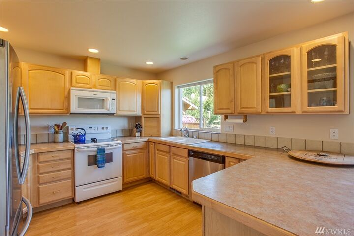 Property Photo:  328 Tumwater Dr  WA 98826 