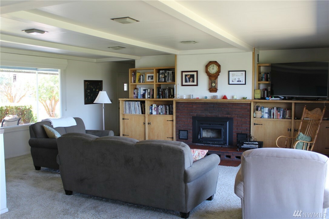 Property Photo: 3 Viewpoint Rd WA 98926