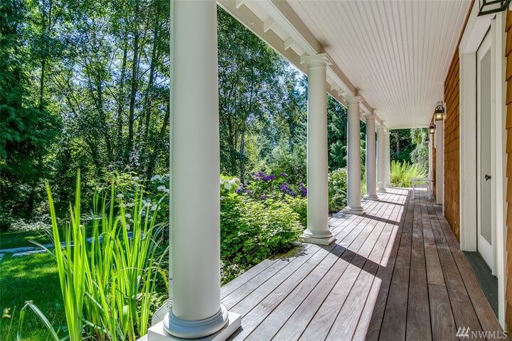 Property Photo:  6505 Ridge Lane NE  WA 98110 