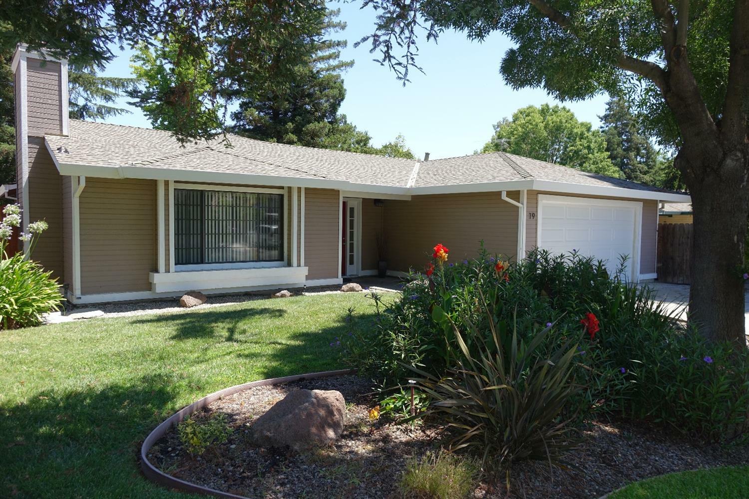 Property Photo:  19 Bluewind Court  CA 95838 