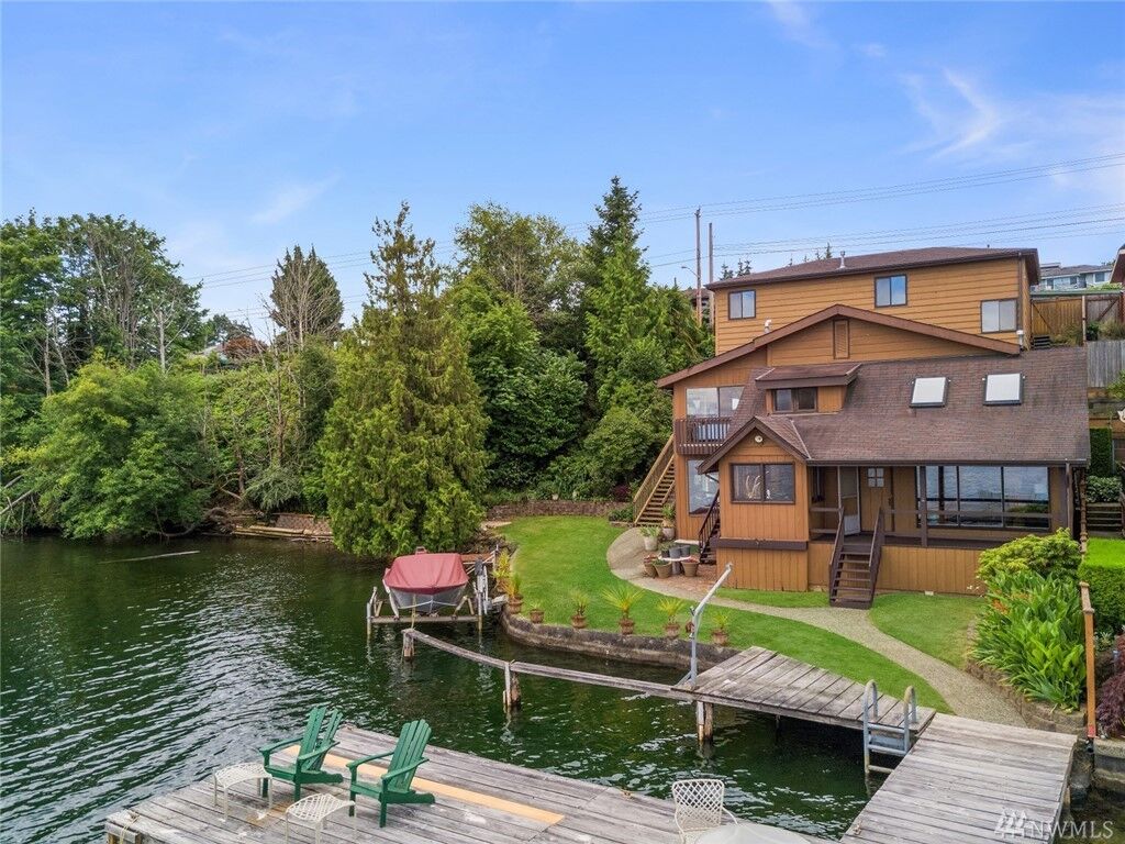 Property Photo:  10826 Rainier Ave S  WA 98178 